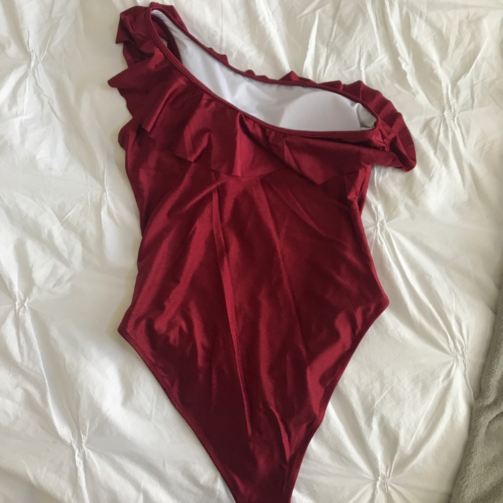 Cupshe Cranberry One-Piece Ruffle Swimsuit